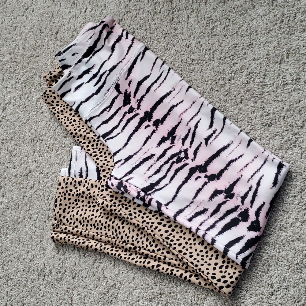 2 pair of Forever 21 size small Leggings